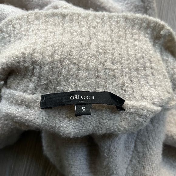 Gucci grey turtleneck 80% cashmere/ 20% nylon, see pics. Super warm and cozy! - Picture 5 of 8